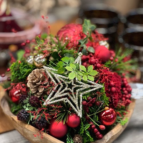 Kerststukken en gedecoreerde Nobilis boompjes